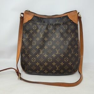 Louis Vuitton ODEON MM Monogram Canvas Shoulder Crossbody Bag Authentic VI3068